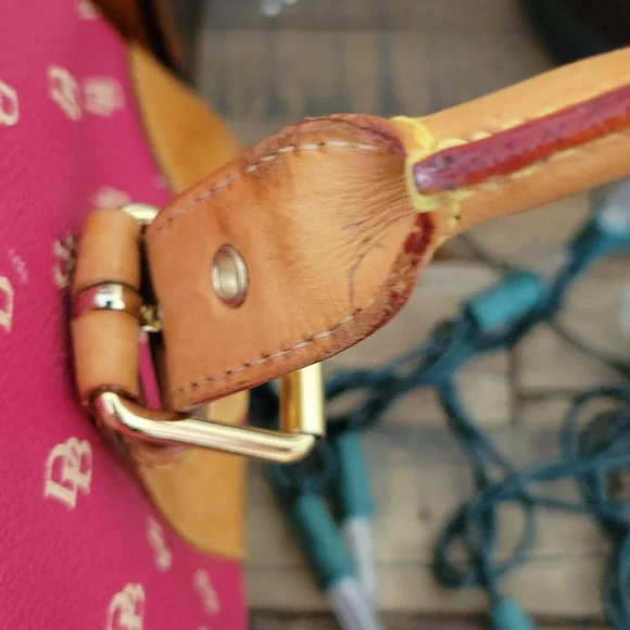 Dooney & Bourke logo bag - Picture 8 of 16